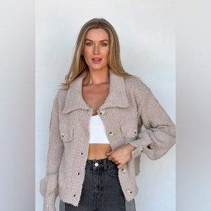 Vestique fuzzy beige jacket